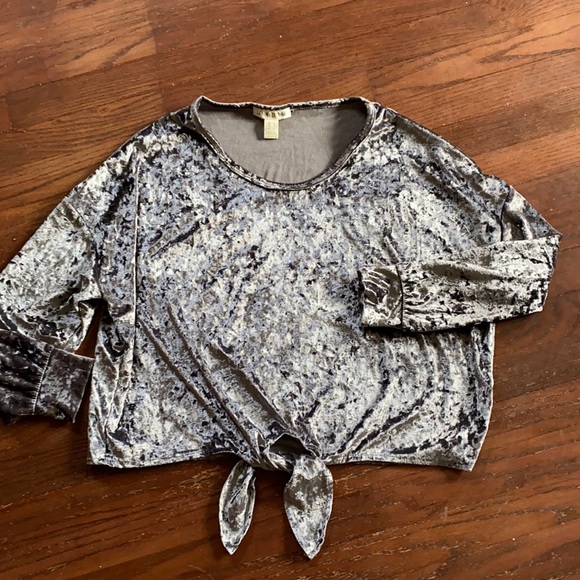 Crush velvet shirt. - Picture 1 of 2